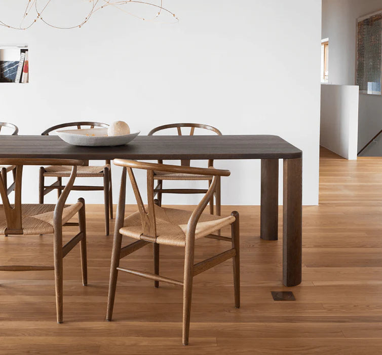 MOCI DINING TABLE