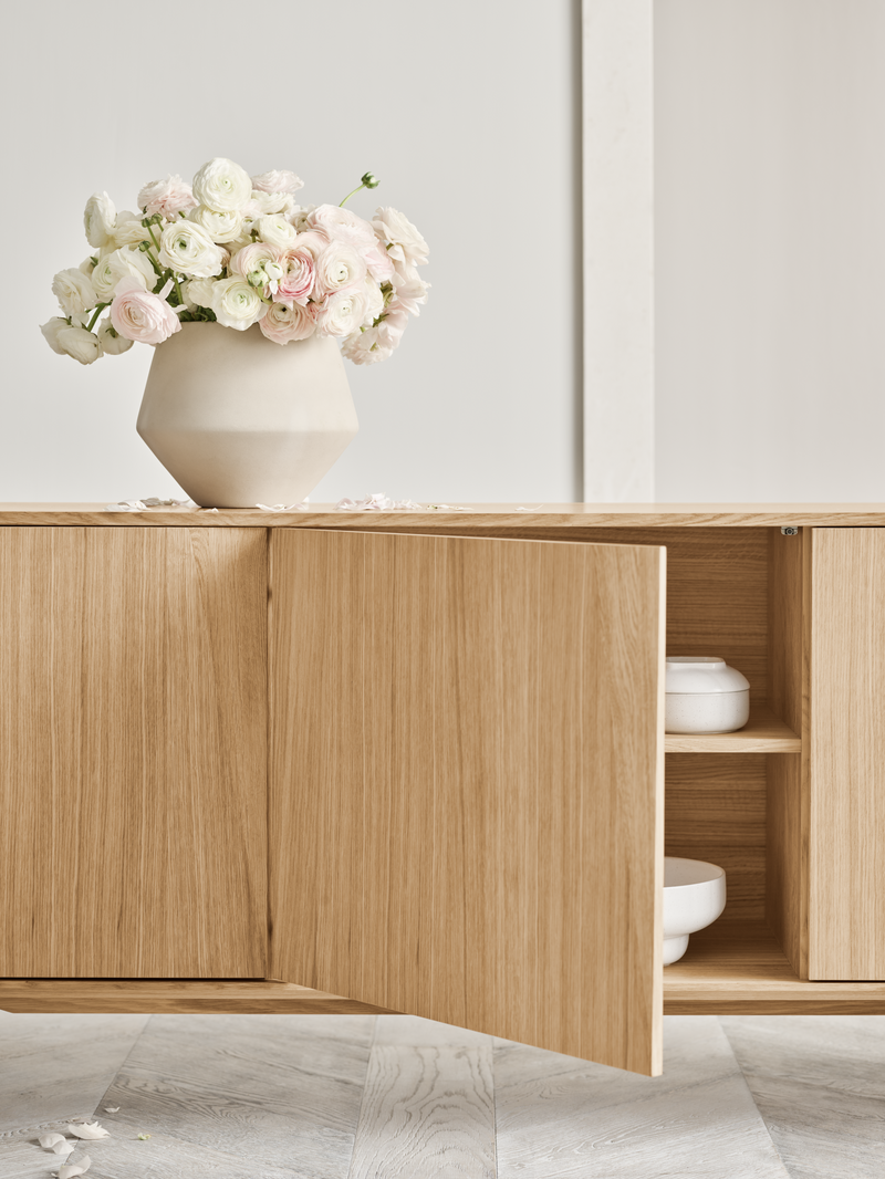 Silent Sideboard