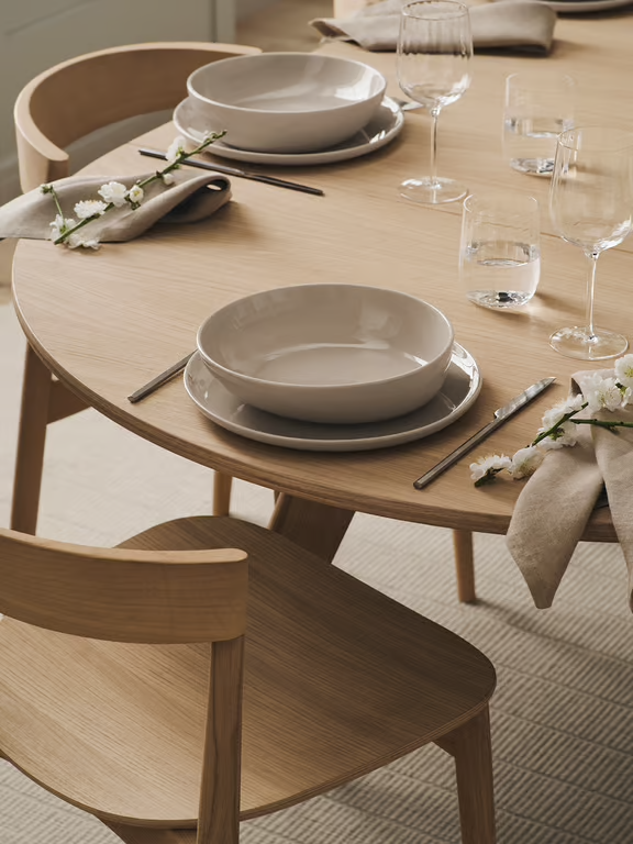 Soft Mood Dining Table